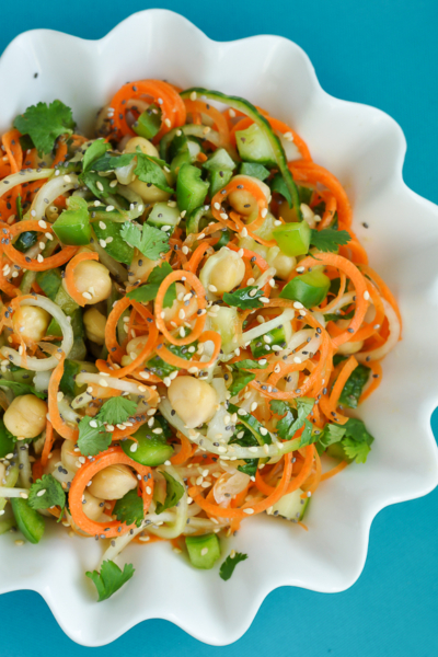 Healthy Spiralized Thai Cucumber Salad with Carrots, Chickpeas, and Cilantro!