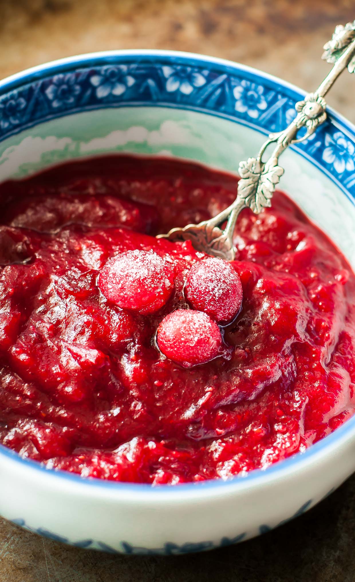 Slow Cooker Apple Cranberry Sauce | Peas and Crayons