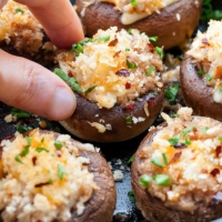 Crab Stuffed Mushrooms :: this awesome appetizer is perfect for your next party!