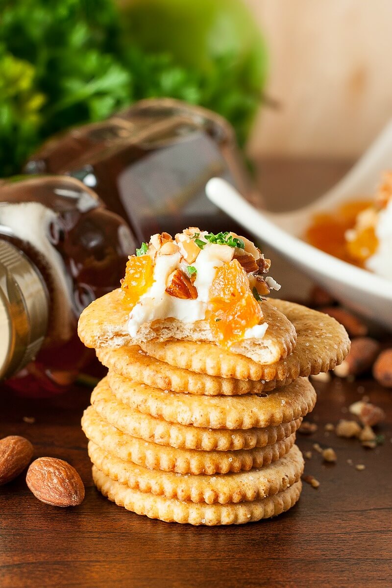 Honey, Apricot, and Almond Goat Cheese Spread :: this easy, cheesy appetizer takes only a few minutes to make!