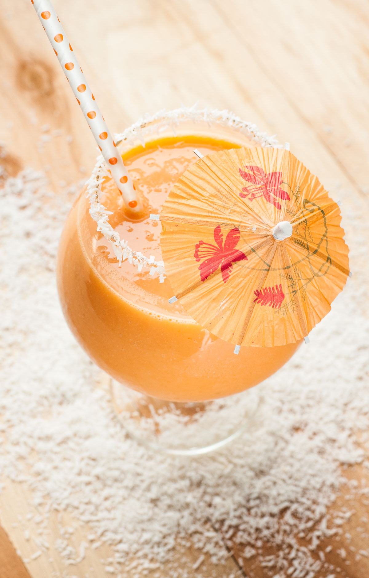 This tasty tropical pineapple carrot smoothie is ready to liven up your grab-and-go breakfast routine!