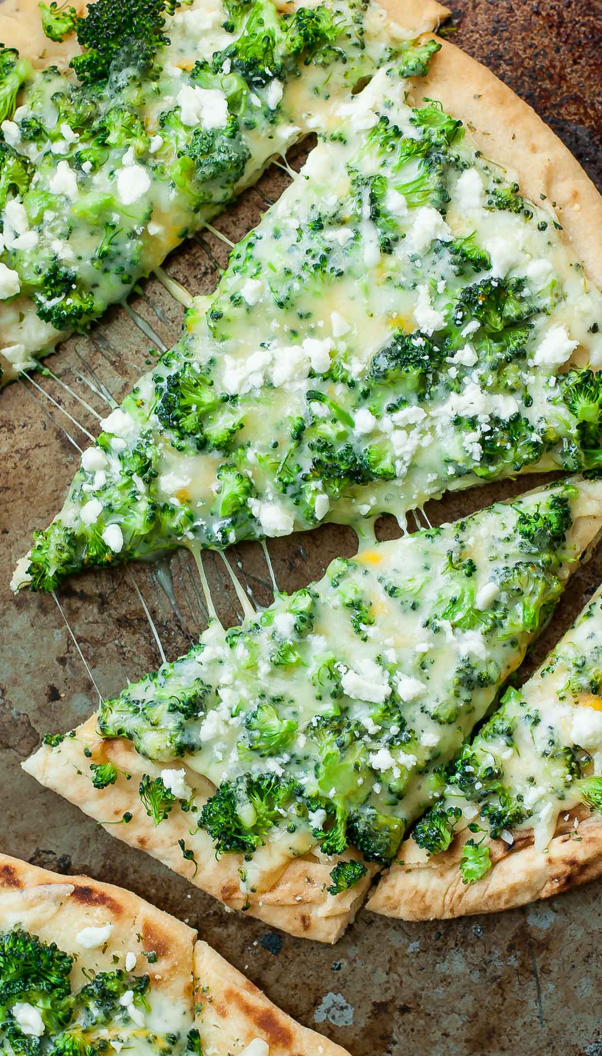 Put on your pizza pants and get your pizza fix with these 8 Easy Pizza Recipes! Gluten-Free, Vegetarian, and Low-Carb options available too! Hellooooo pizza night! :: Broccoli Cheddar Four Cheese Pizza Flatbreads
