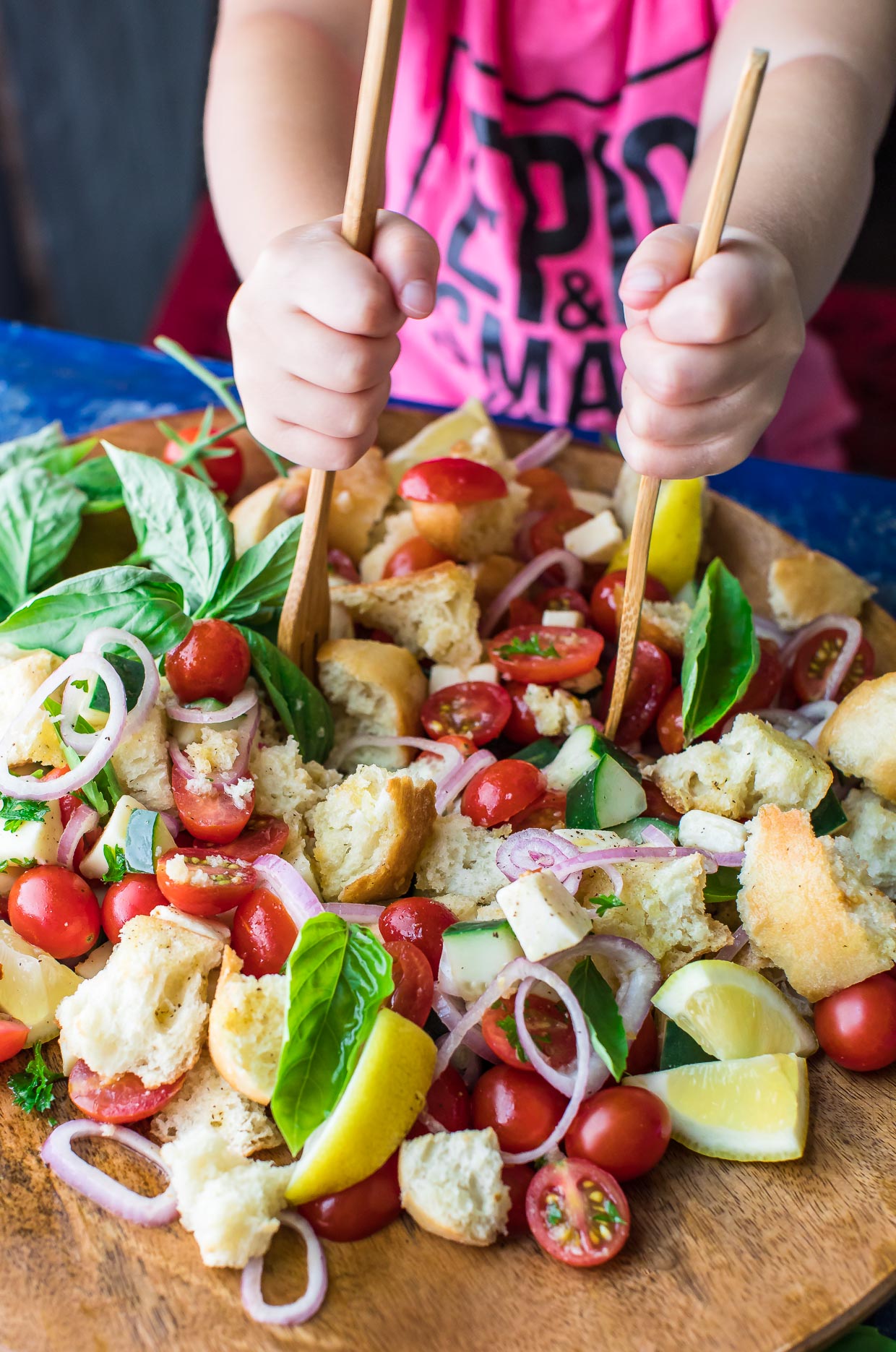Classic Tomato Panzanella with a Caprese twist! This Tuscan bread salad is scrumptious and Summery, perfect for your next party or picnic!