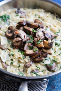 One-Pot Garlic Parmesan Orzo with Spinach and Mushrooms