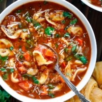 Italian Tomato and Spinach Tortellini Soup